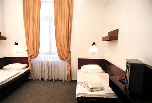 & Royal Standard 3* Praga