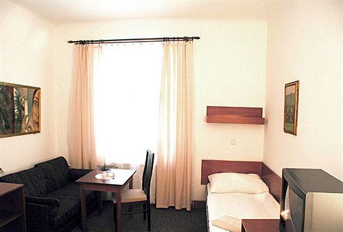 & Royal Standard Hotel 3*