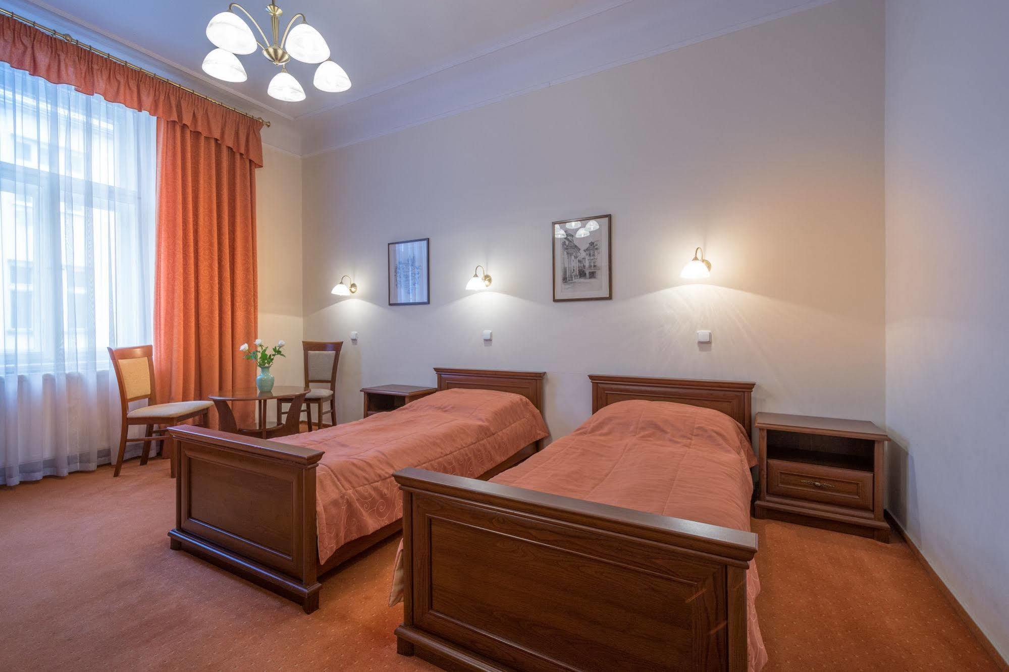 & Royal Standard 3* Praga