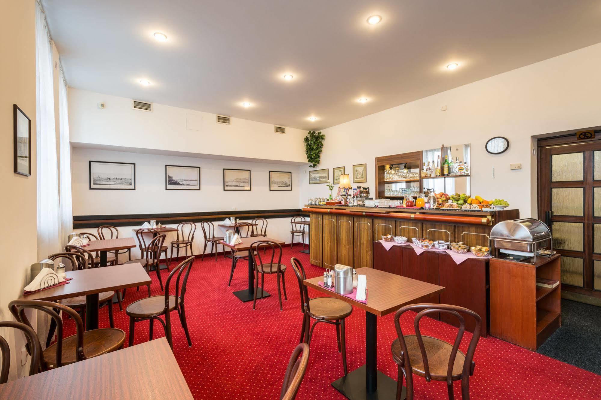 & Royal Standard Hotel 3*