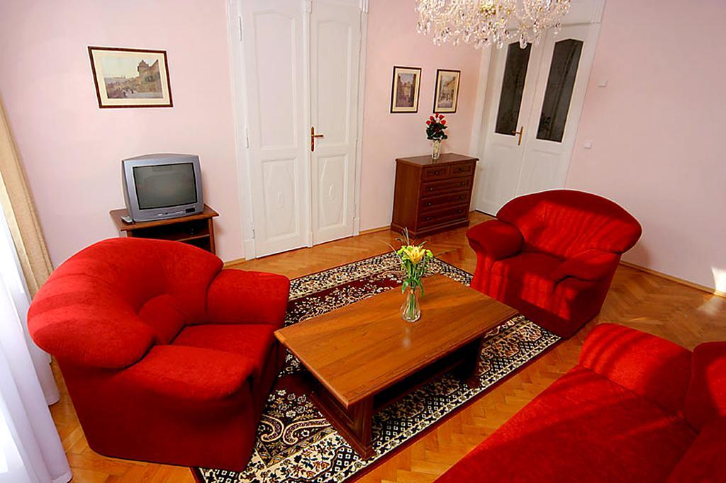 & Royal Standard 3* Praga