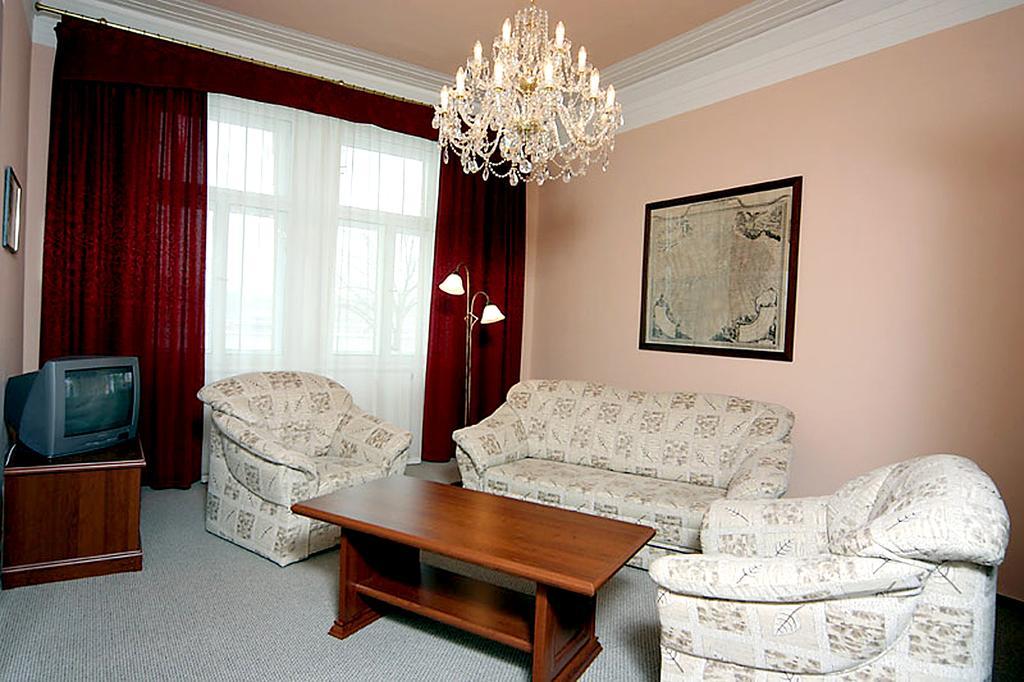 Hotel & Royal Standard