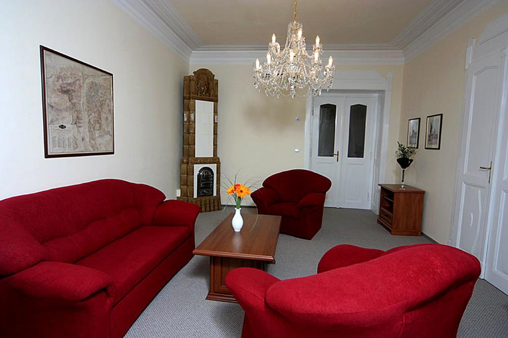 & Royal Standard 3* Praga